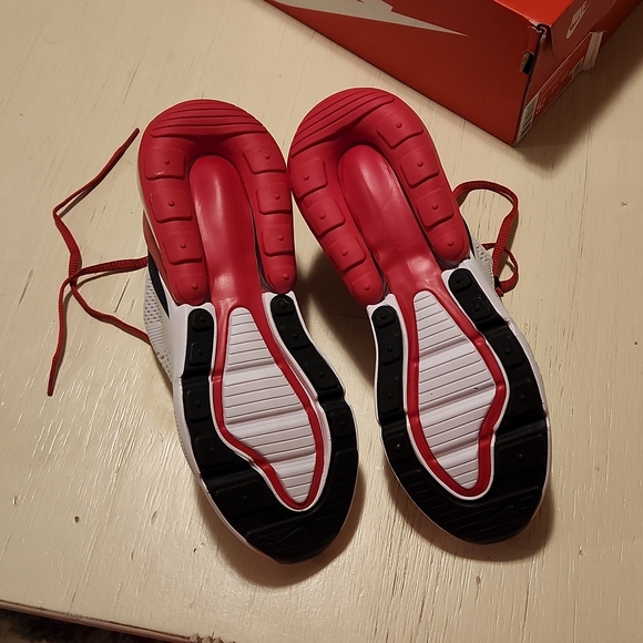 NWB Nike Air Max 270 Size 5.5Y or 7W - Picture 5 of 5